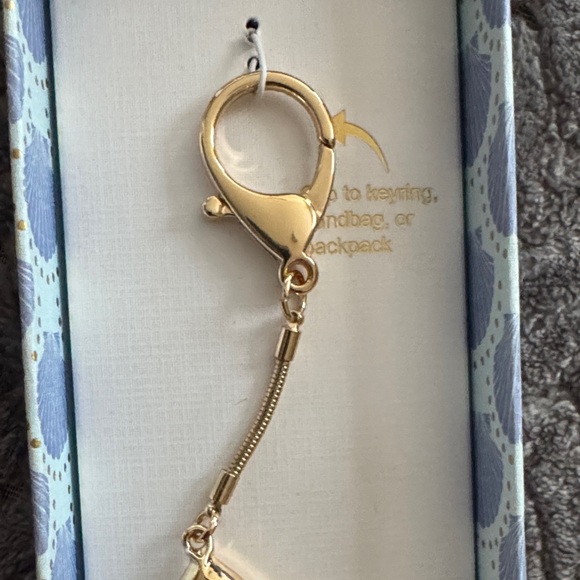 Piper Gold Fish Keychain Accessory - Picture 3 of 4